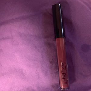 Laritzy cosmetics lip gloss